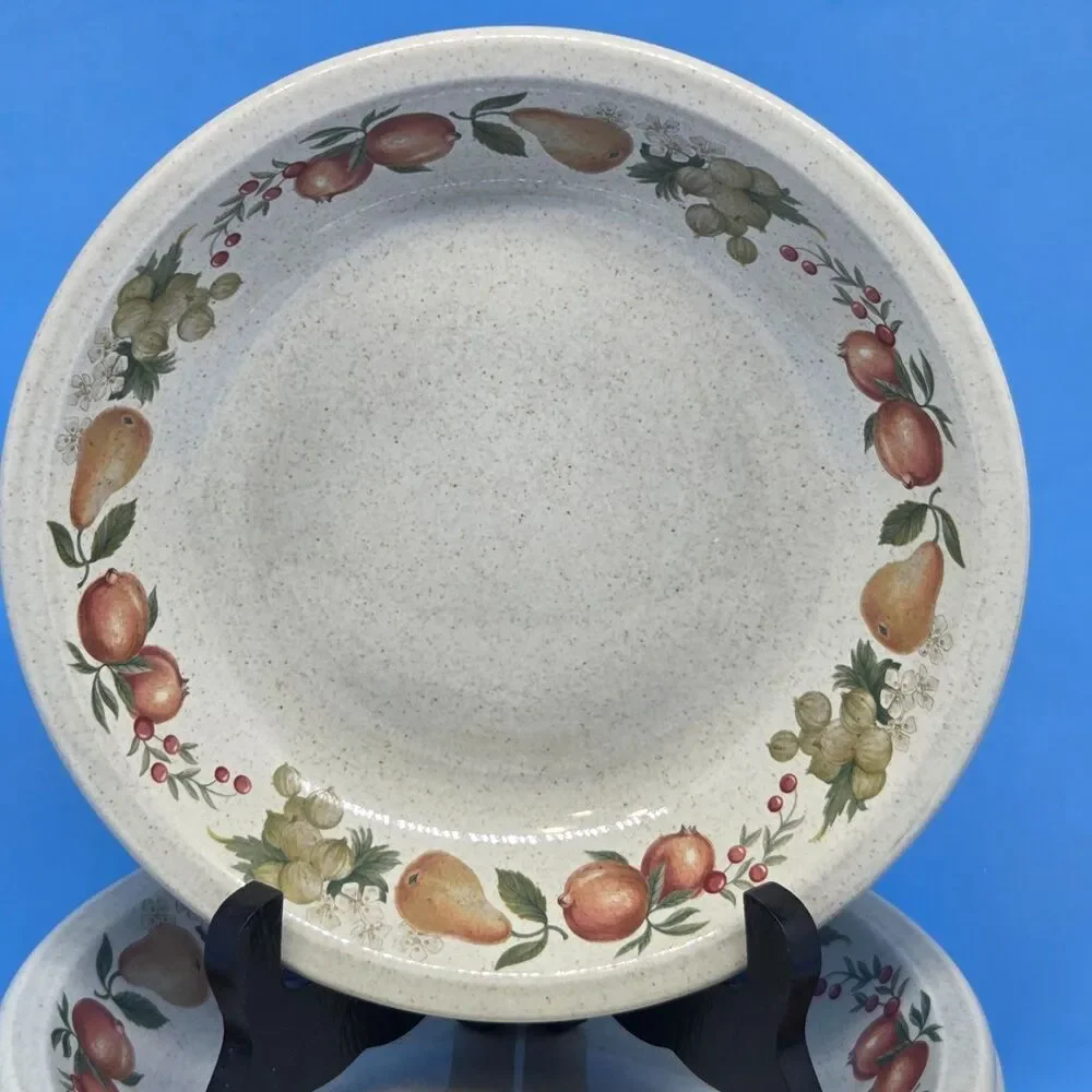 Wedgwood Stoneware Quince 7 3/8